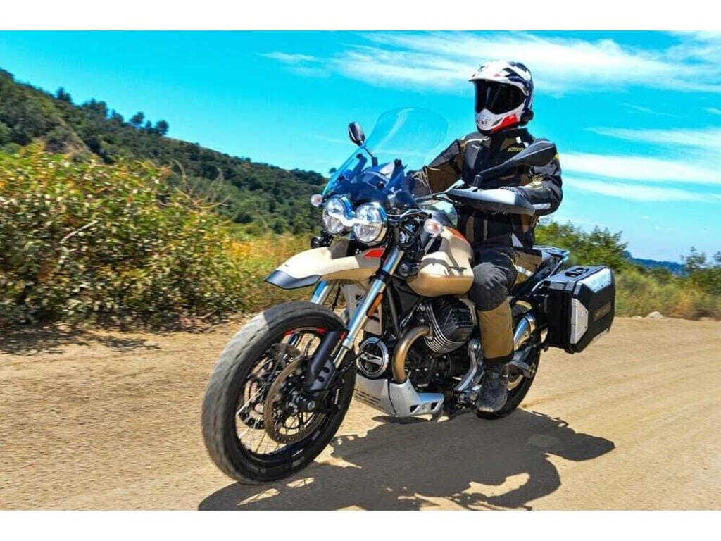 Moto Guzzi V85 TT TRAVEL 2022