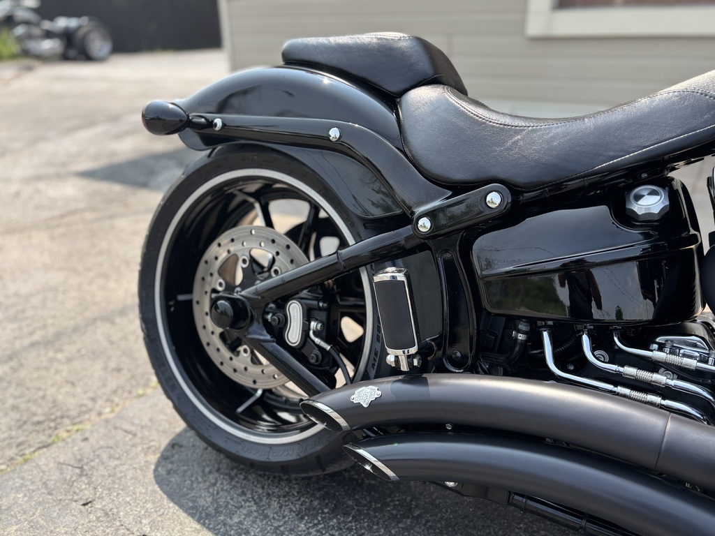 Harley-Davidson FXSB Breakout 2013