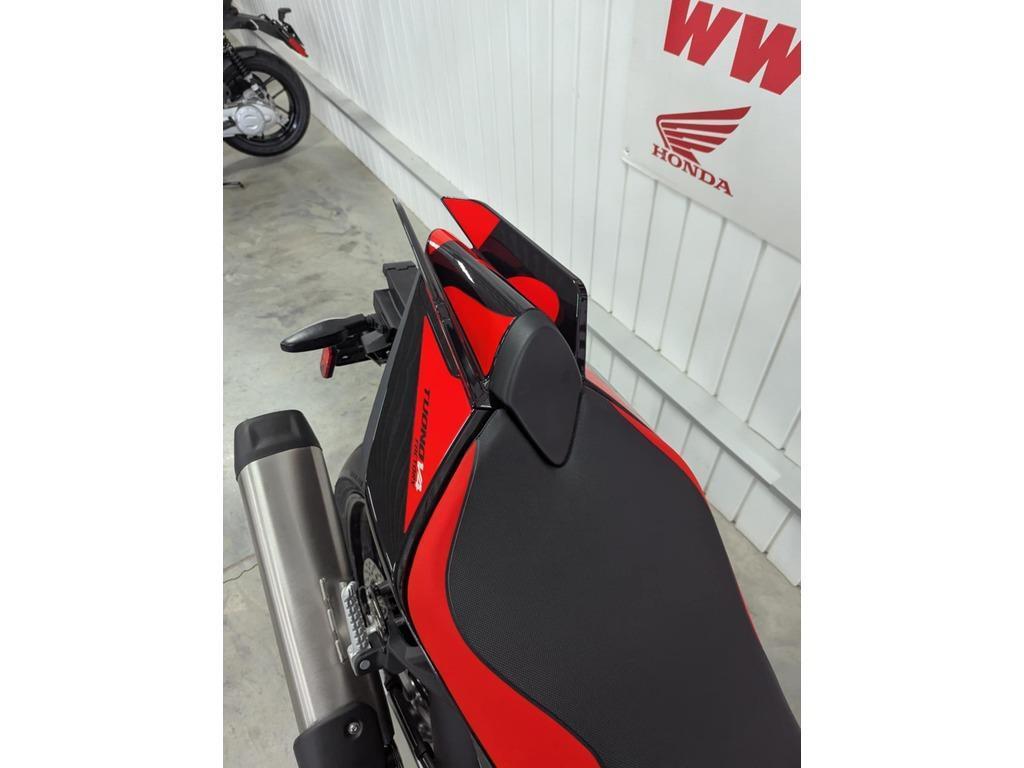 Aprilia Tuono V4 1100 Factory 2026