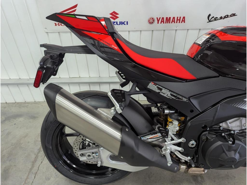 Aprilia Tuono V4 1100 Factory 2026