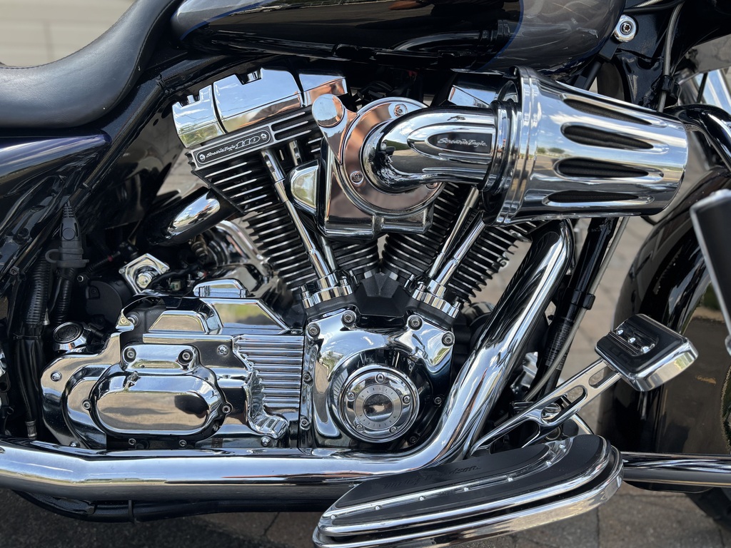 Harley-Davidson FLHRSE CVO Road King 2008