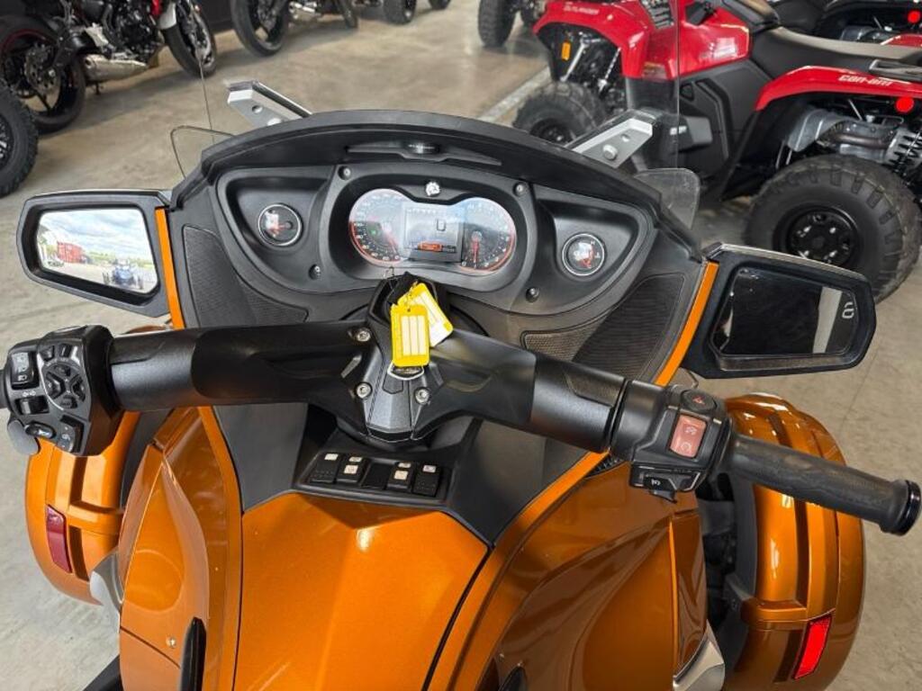 Can-Am Spyder 2014