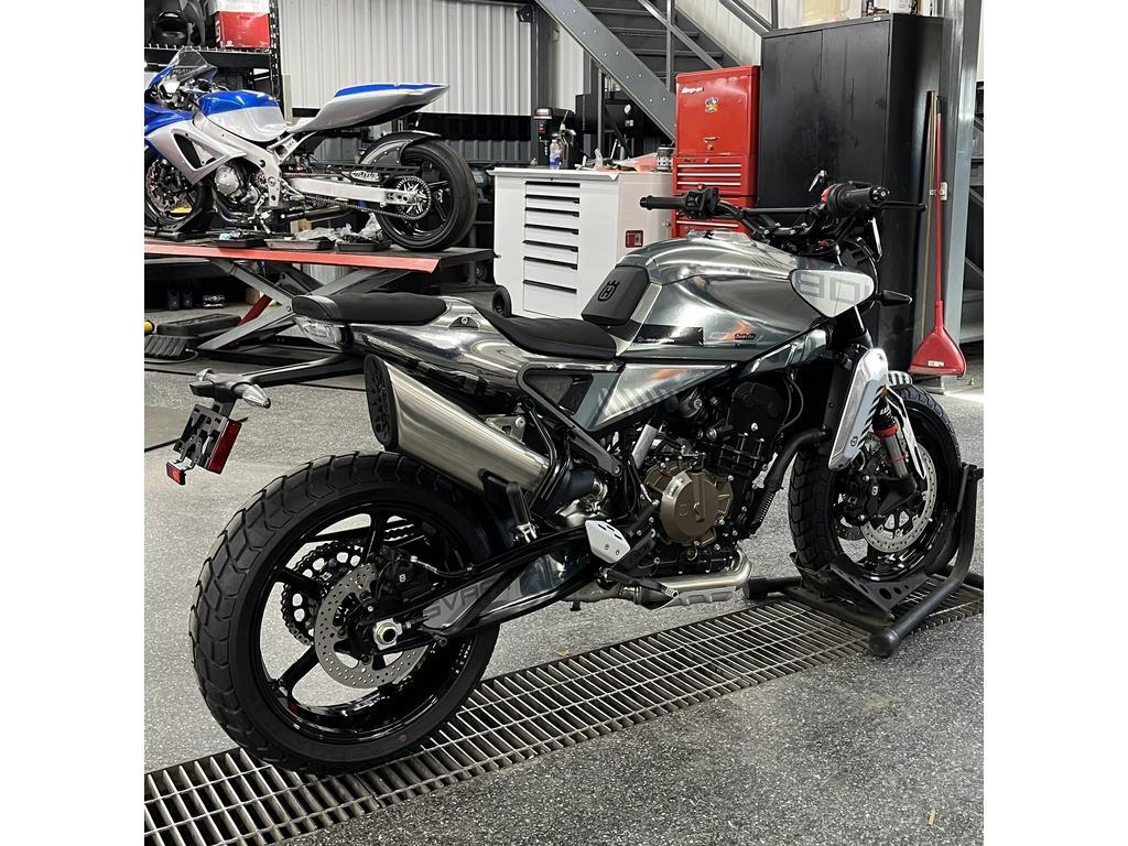 Husqvarna Svartpilen 801 2025