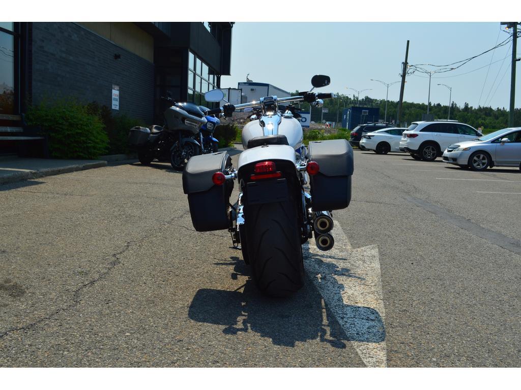 Harley-Davidson FXBR Breakout 2024