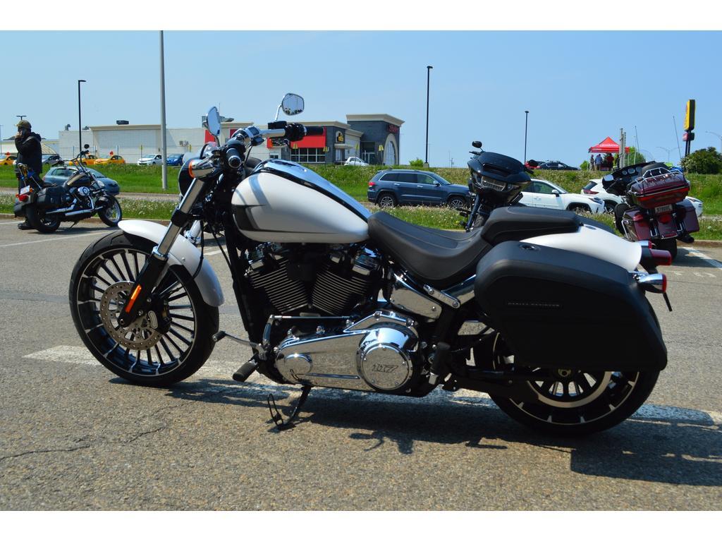 Harley-Davidson FXBR Breakout 2024