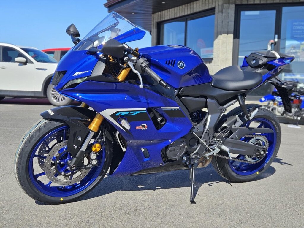 Yamaha R7 2025