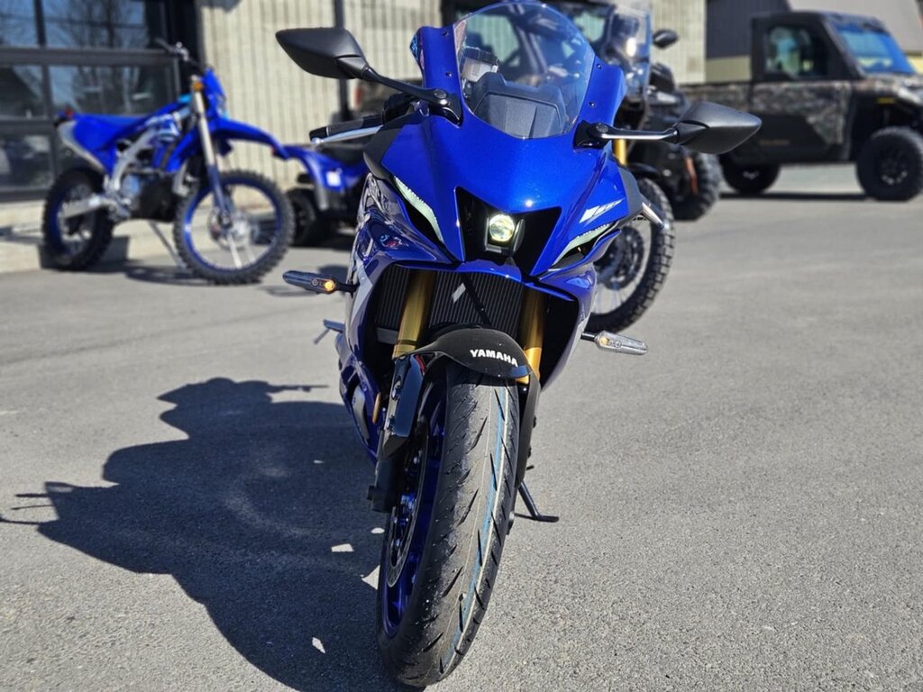 Yamaha R7 2025