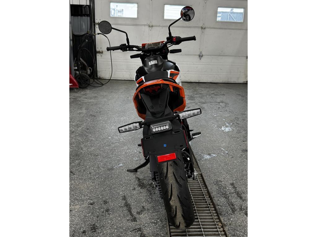 KTM 390 SMC R 2025