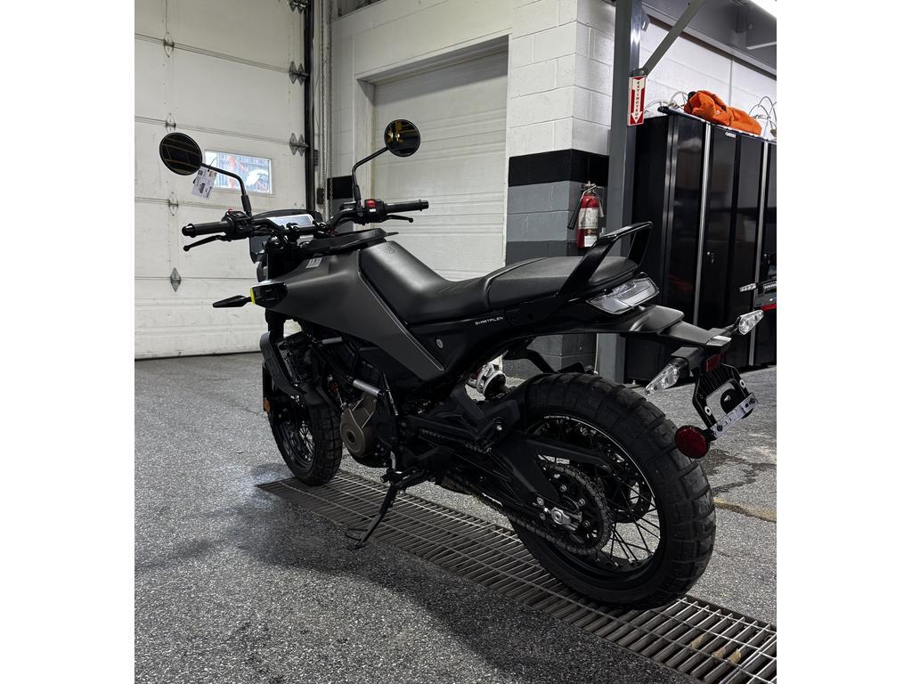 Husqvarna SVARTPILEN 401 B.D. 2024