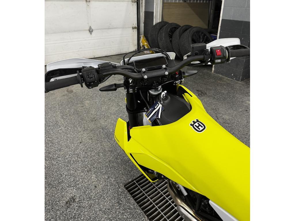 Husqvarna 701 Supermoto 2026