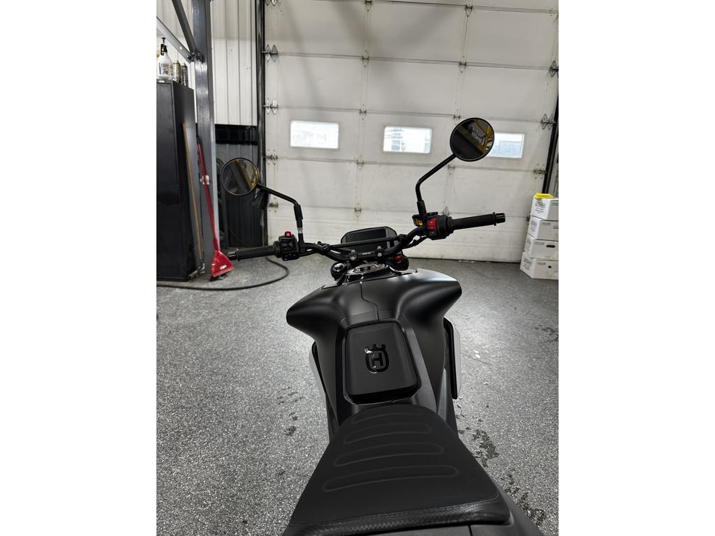 Husqvarna Svartpilen 801 2025