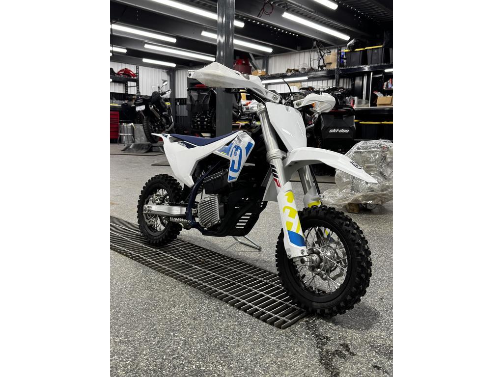 Husqvarna EE3 2023