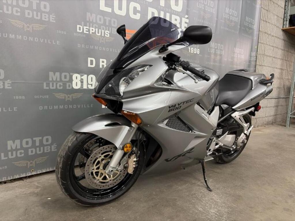 Honda VFR800 2005