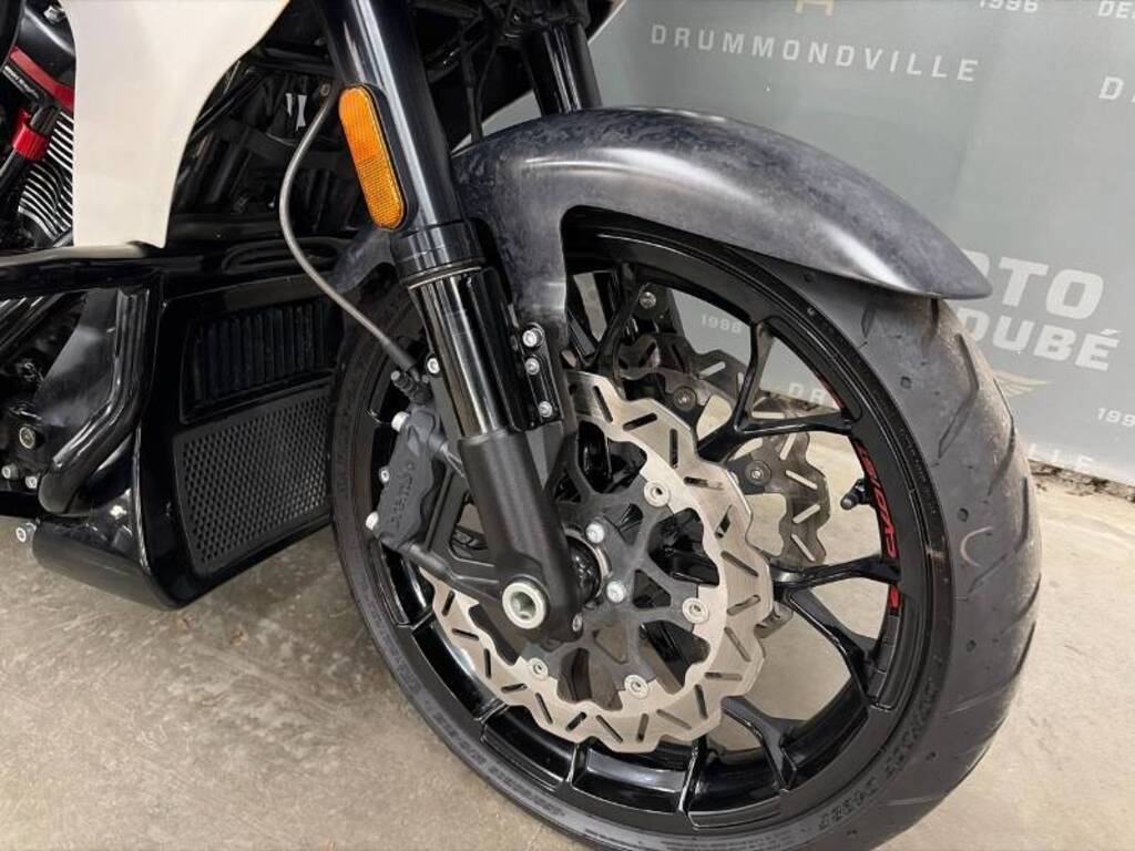 Harley-Davidson FLTRXSTSE CVO Road Glide ST 2024