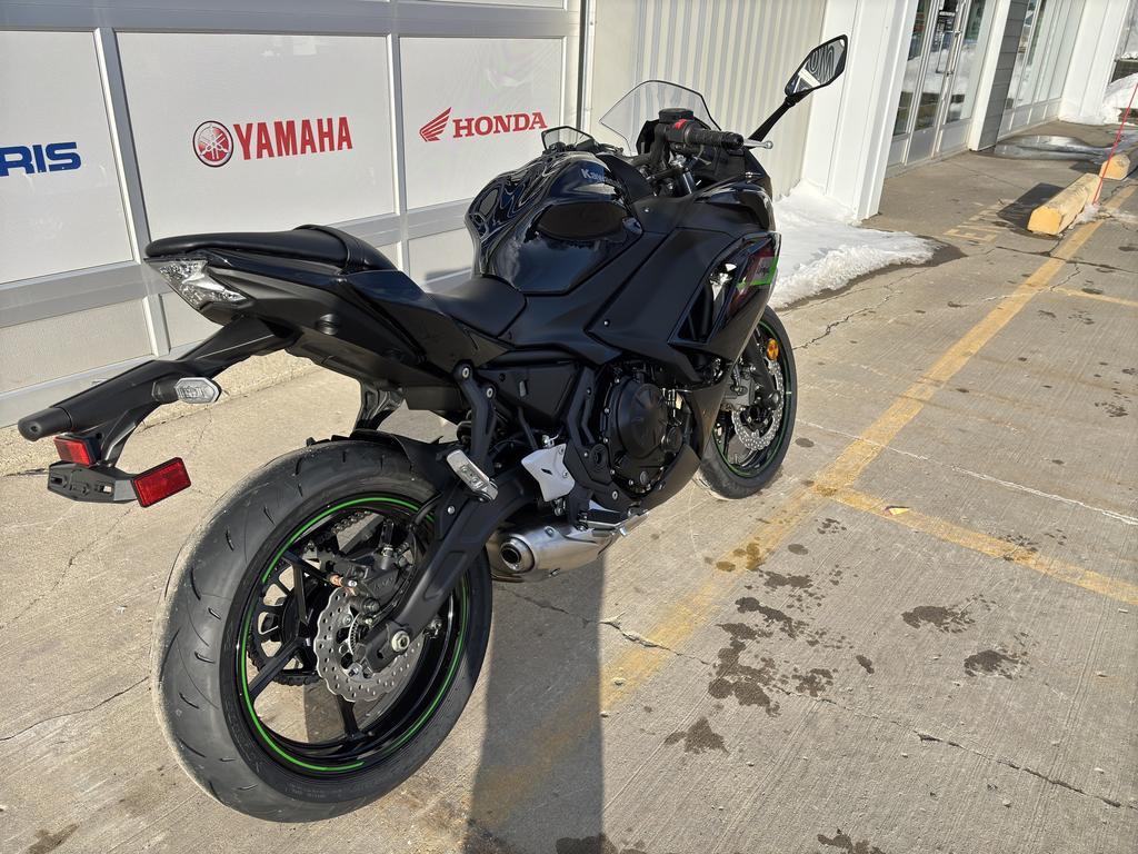 Kawasaki Ninja 650 ABS 2025