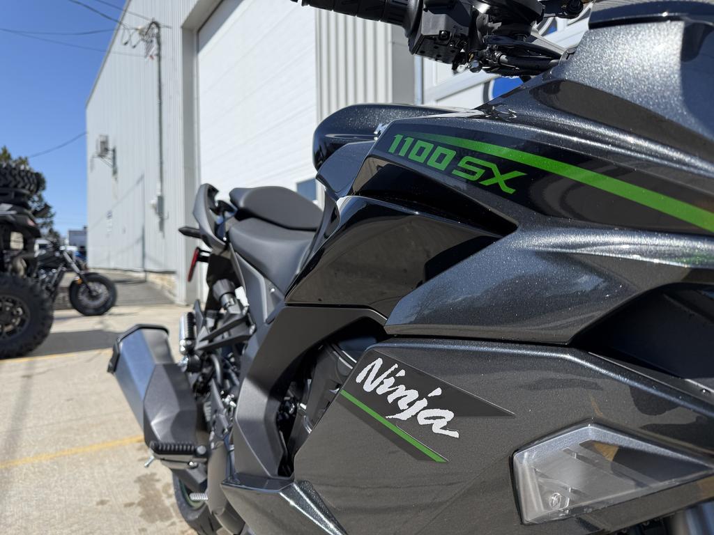 Kawasaki Ninja 1100SX 2025