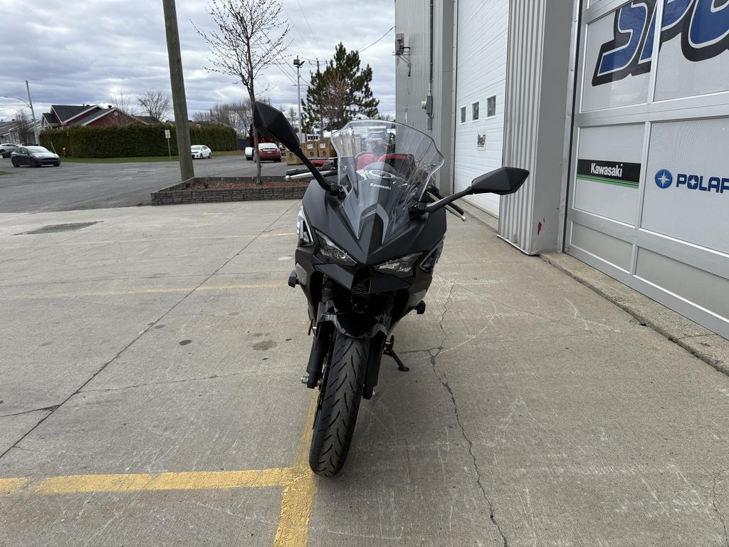 Kawasaki Ninja 500 SE 2025