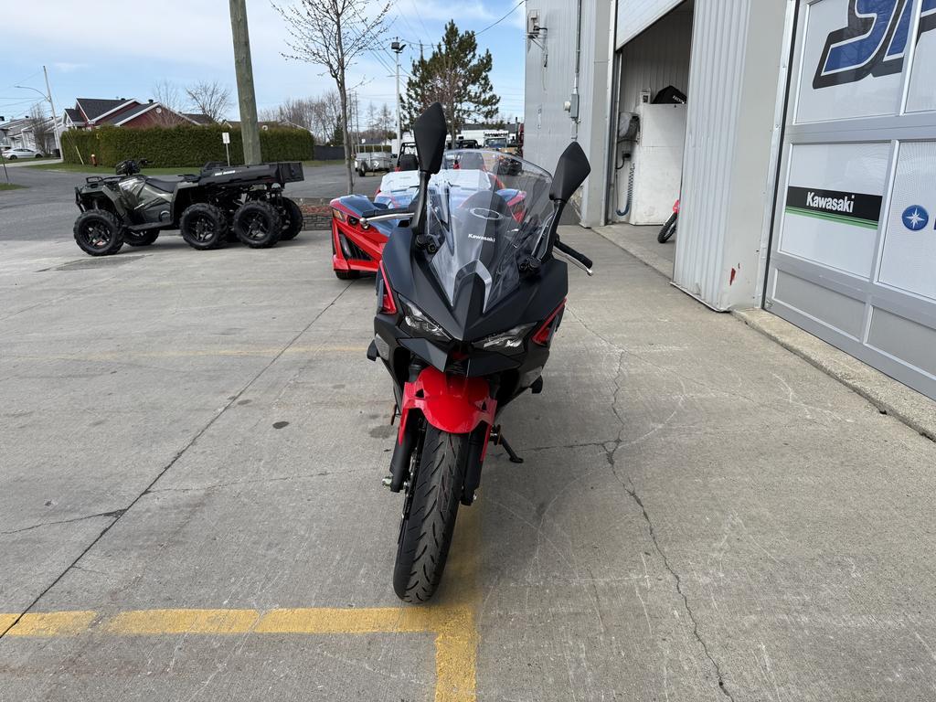 Kawasaki Ninja 500 SE 2025