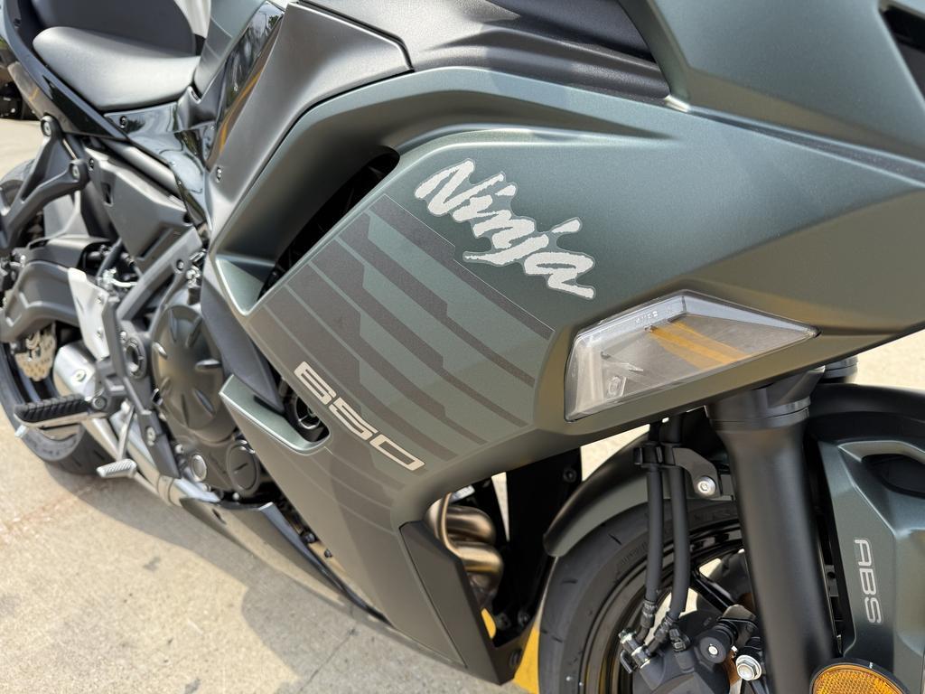 Kawasaki Ninja 650 ABS 2025