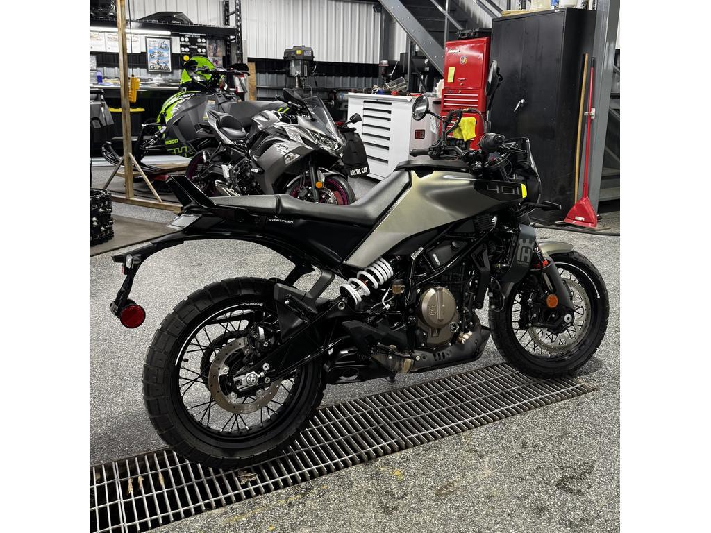 Husqvarna SVARTPILEN 401 B.D. 2024