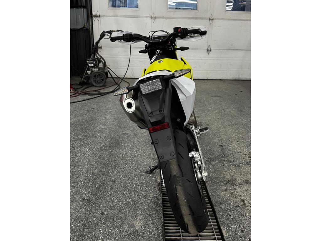 Husqvarna 701 Supermoto 2026