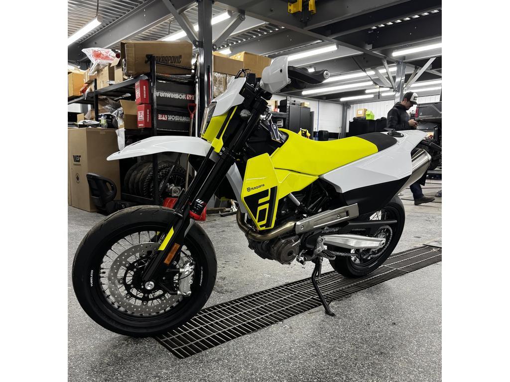 Husqvarna 701 Supermoto 2026