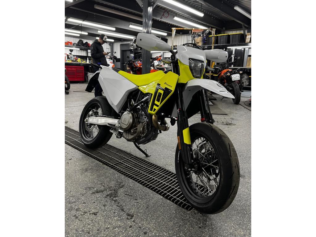 Husqvarna 701 Supermoto 2026