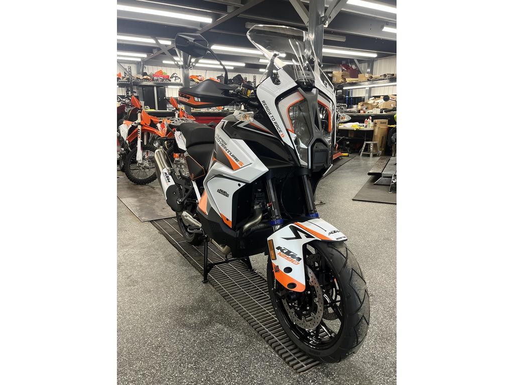 KTM 1290 Super Adventure S 2024