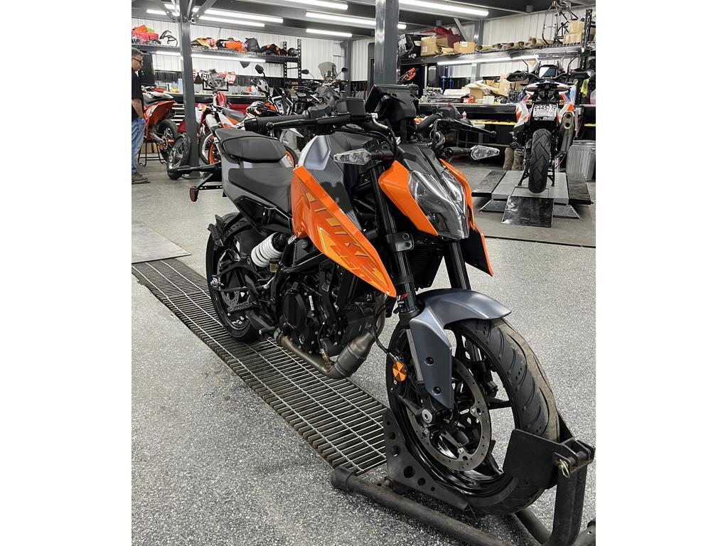 KTM 250 DUKE 2024