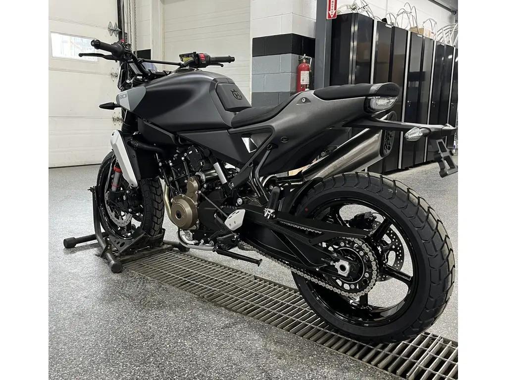 Husqvarna Svartpilen 801 2025