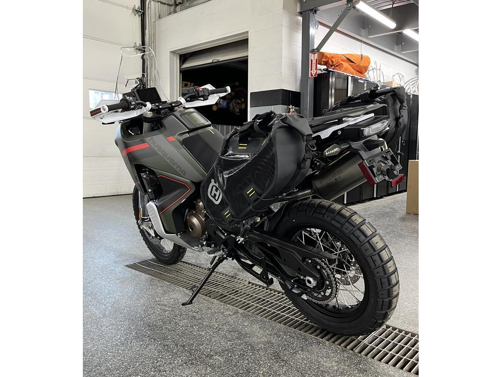 Husqvarna NORDEN 901 EXPEDITIO 2025