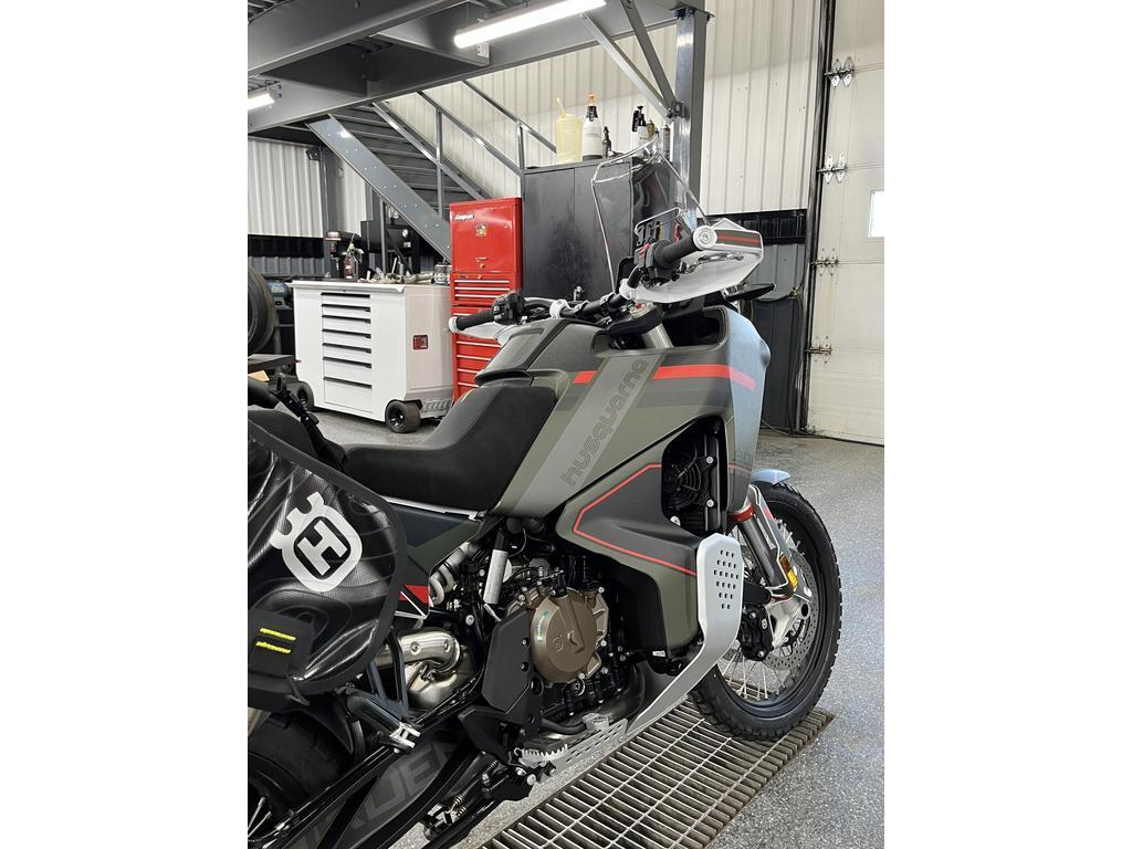 Husqvarna NORDEN 901 EXPEDITIO 2025