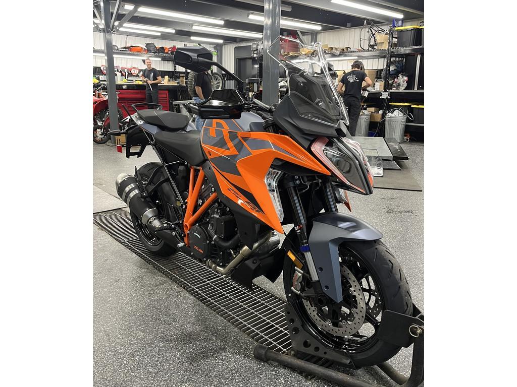 KTM 1290 DUKE GT 2024