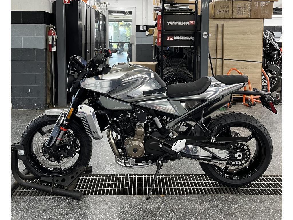 Husqvarna Svartpilen 801 2025