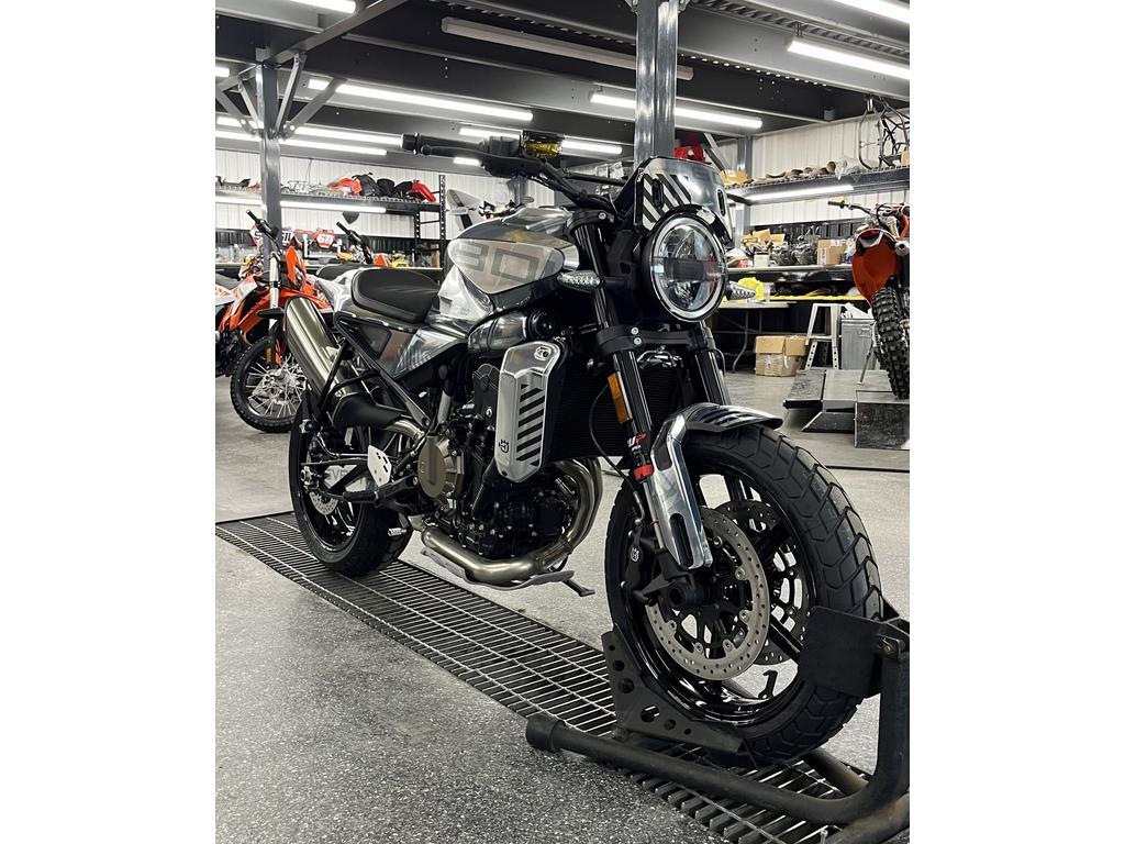 Husqvarna Svartpilen 801 2025