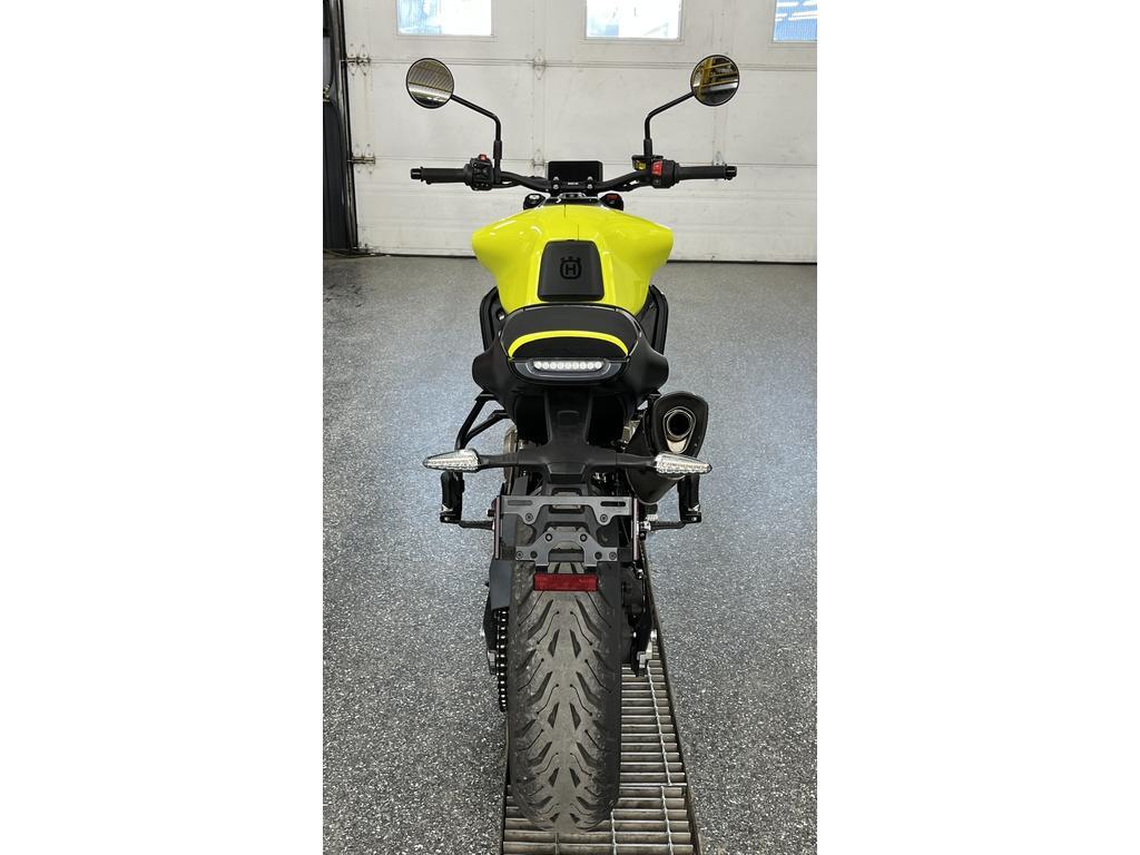 Husqvarna VITPILEN 8 2025