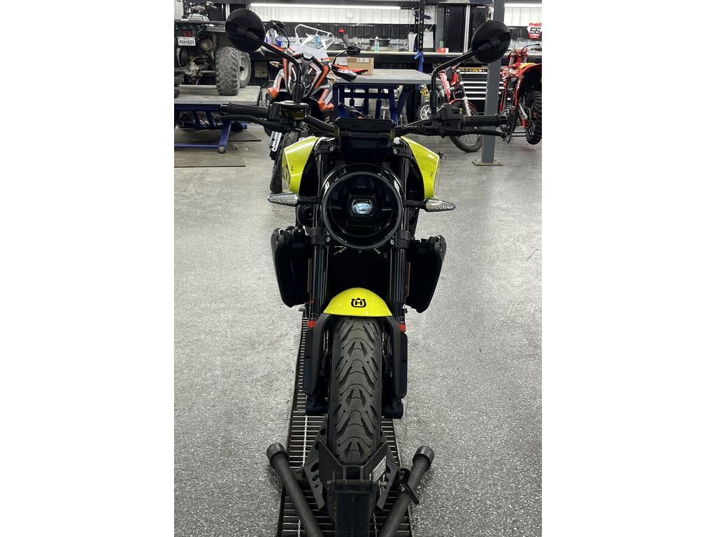 Husqvarna VITPILEN 8 2025