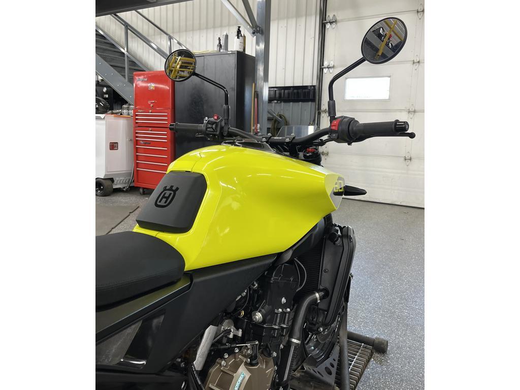 Husqvarna VITPILEN 8 2025