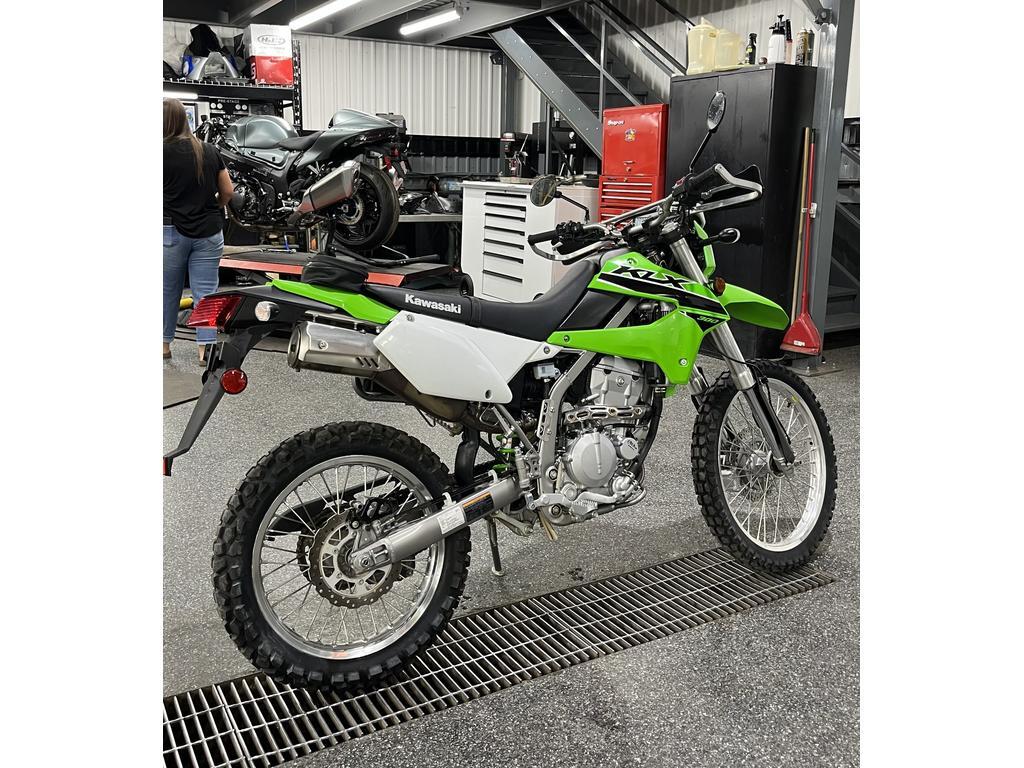 Kawasaki KLX300 2023