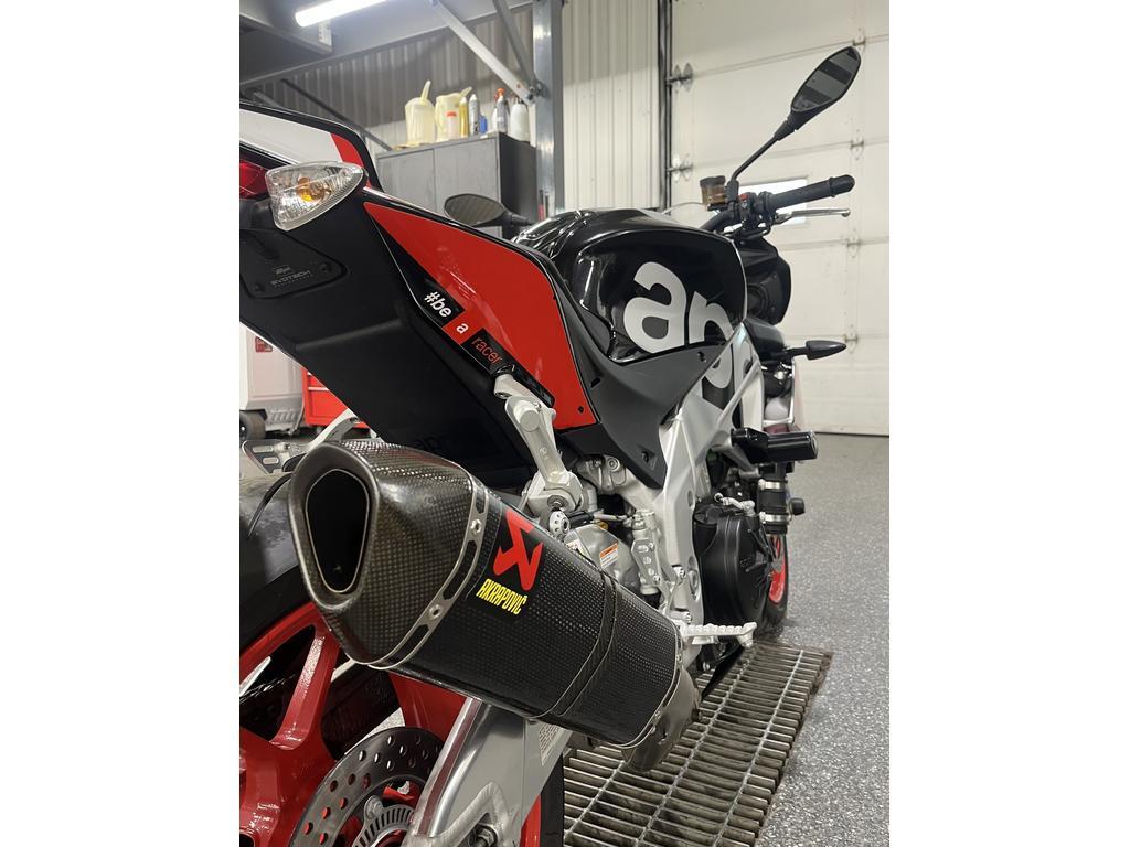 Aprilia TUONO 1100 2016
