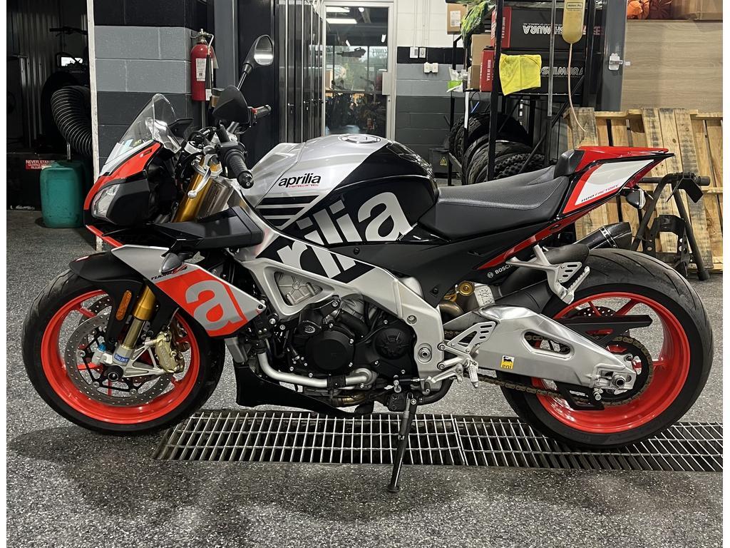 Aprilia TUONO 1100 2016