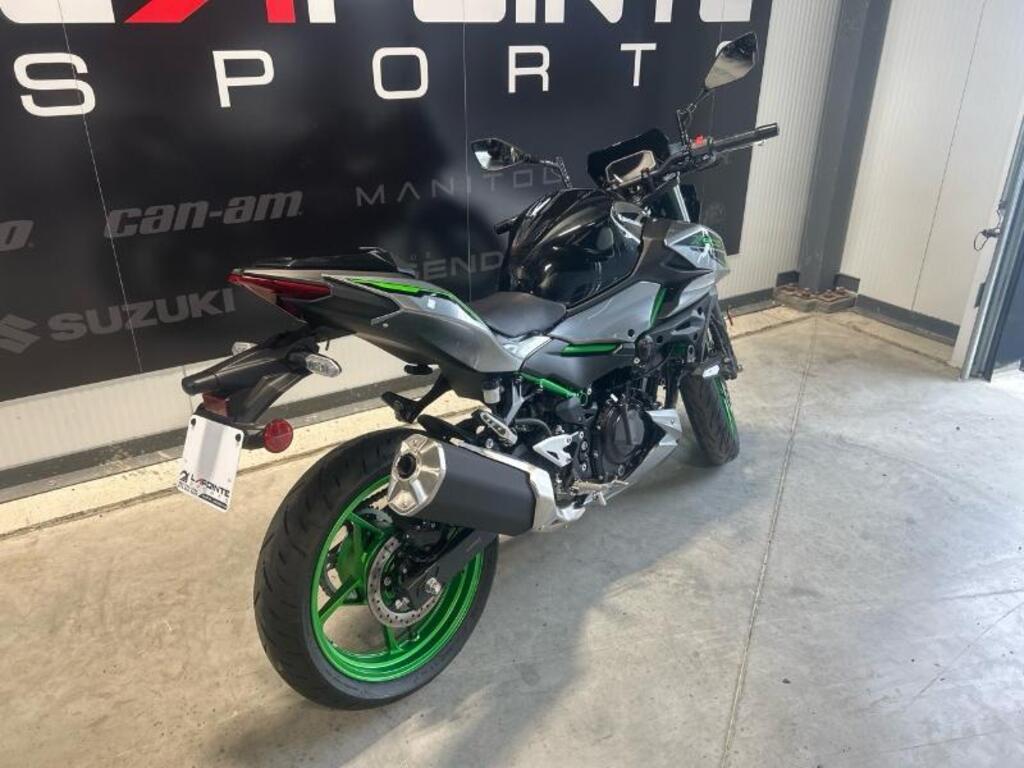 Kawasaki Z500 SE 2025