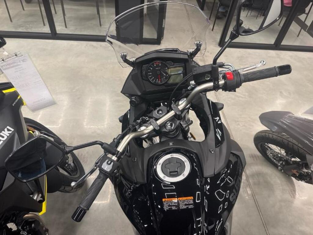 Suzuki V-Strom 650 2025