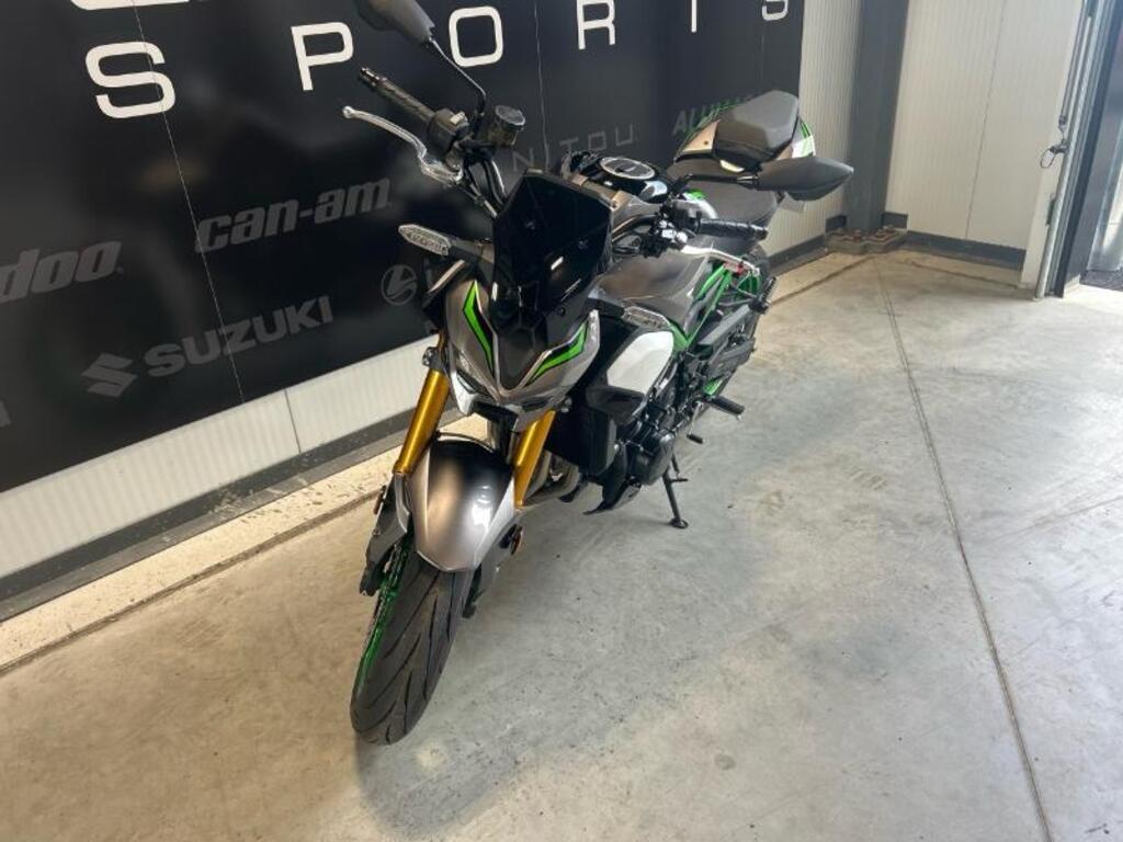 Kawasaki Z900 SE 2025