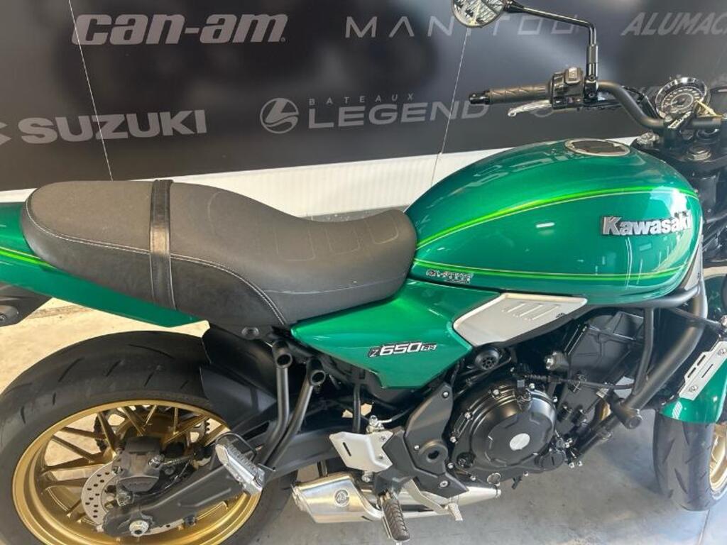 Kawasaki Z650RS VERT GN1 2023