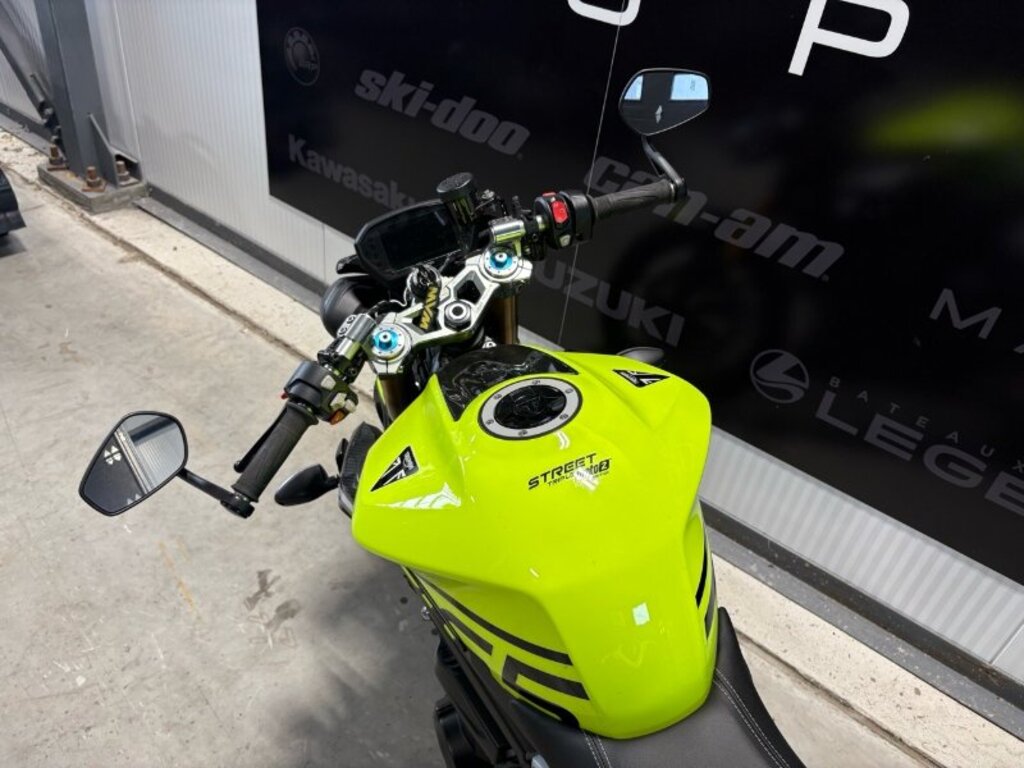 Triumph Triumph street 2024