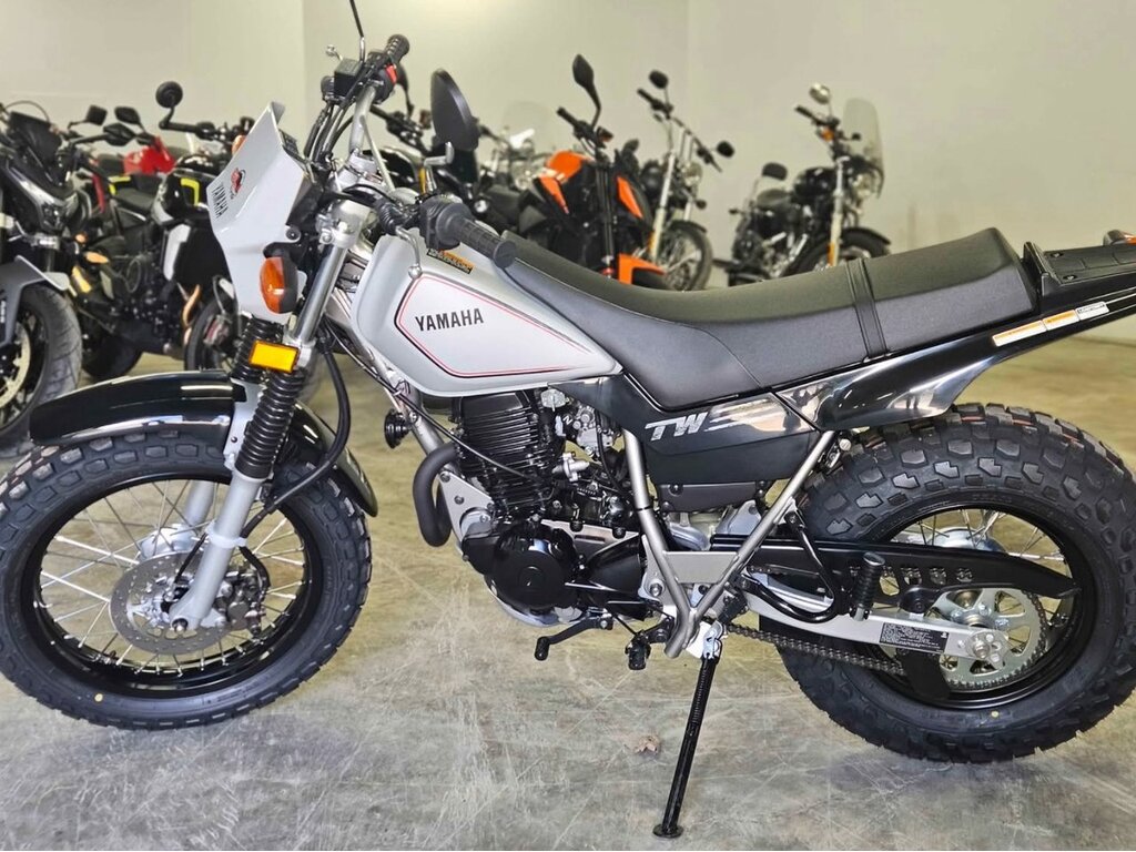 Yamaha TW200 2025