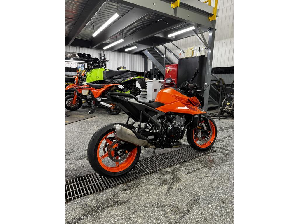 KTM DUKE 990 2024