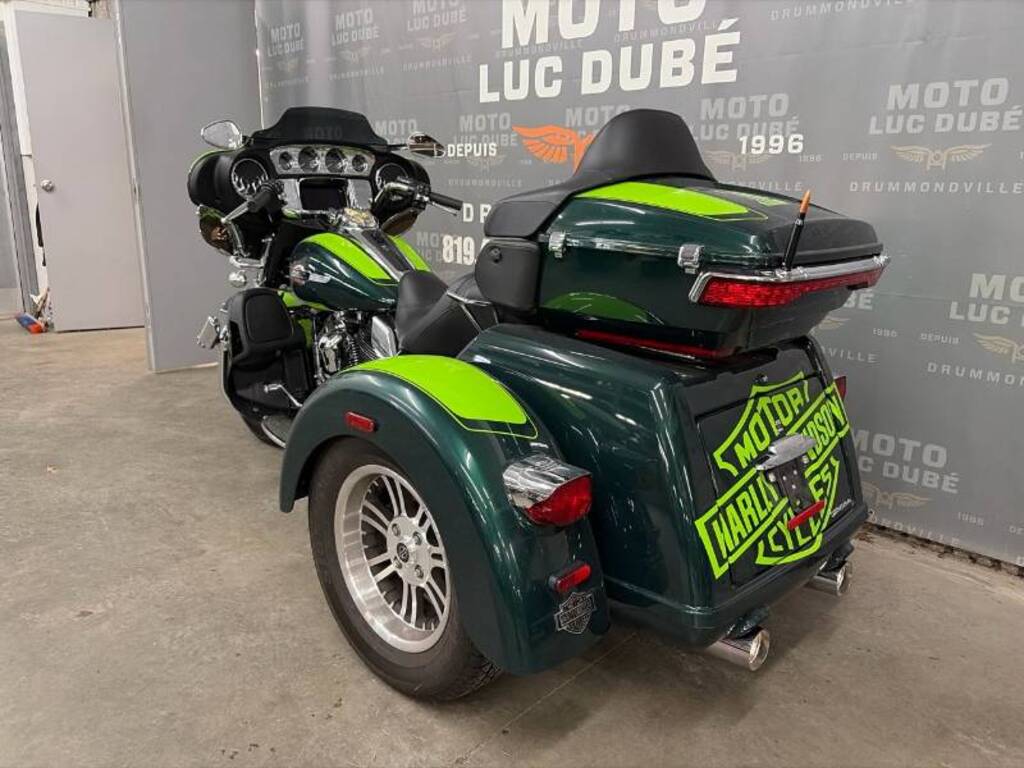 Harley-Davidson FLHTCUTG Tri Glide Ultra 2024