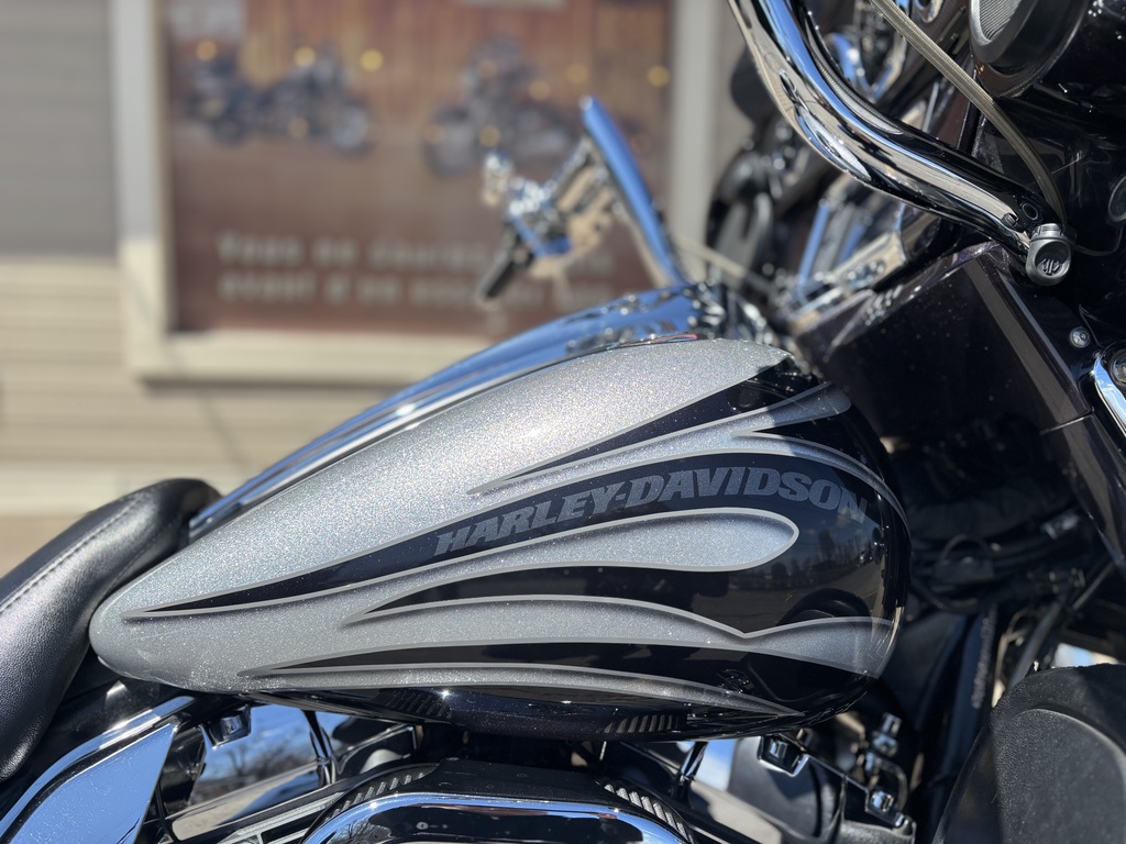 Harley-Davidson FLHXSE CVO Street Glide 2015